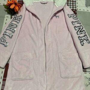 VS/PINK Bling Robe!!!!